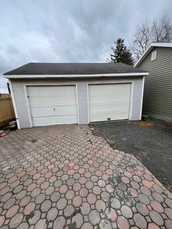 Apartment for rent at 49 Chestnut St, Rensselaer, NY 12144