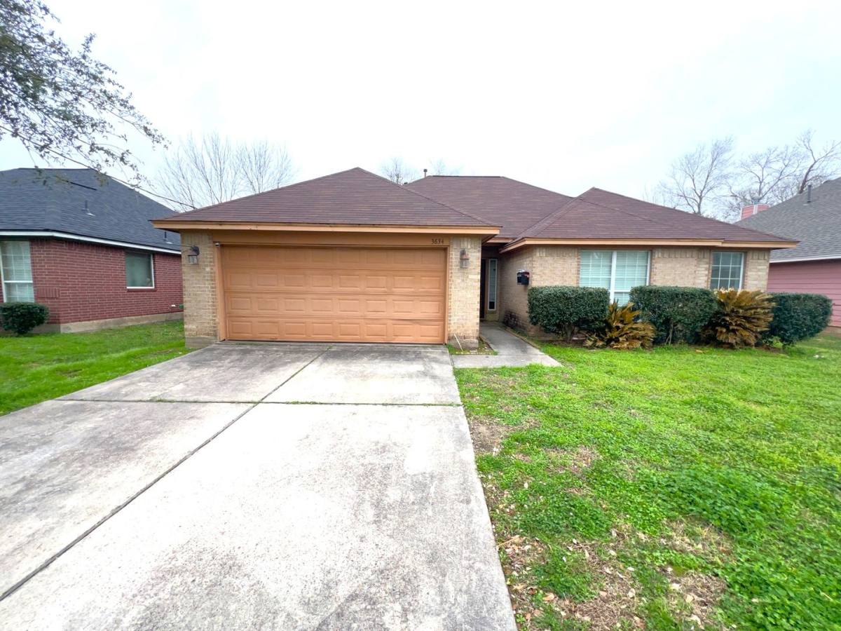 House for rent at 3634 Du Bois St, Houston, TX 77051