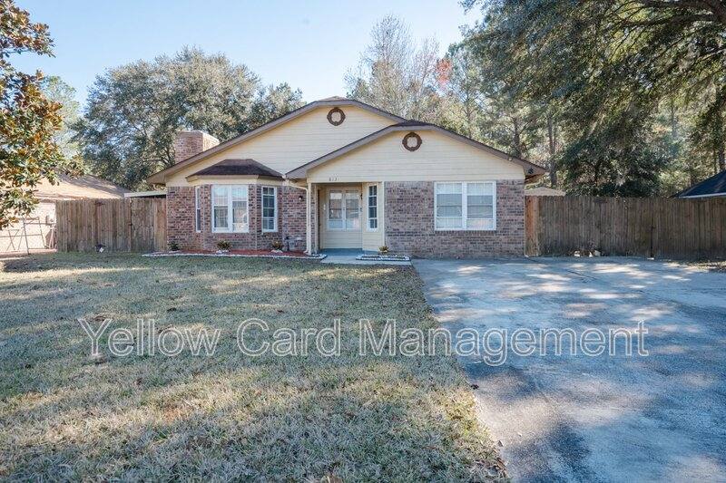 House for rent at 813 E Oxford Lane, Hinesville, GA 31313