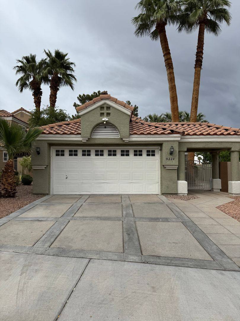 House for rent at 9224 Kentucky Oaks Dr, Las Vegas, NV 89117