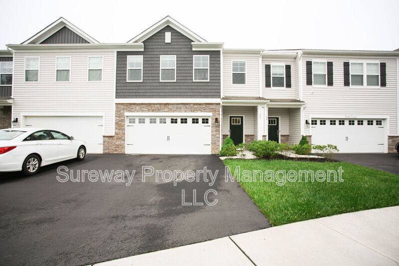 Townhouse for rent at 32 Roberta Way, Mount Laurel, NJ 08054