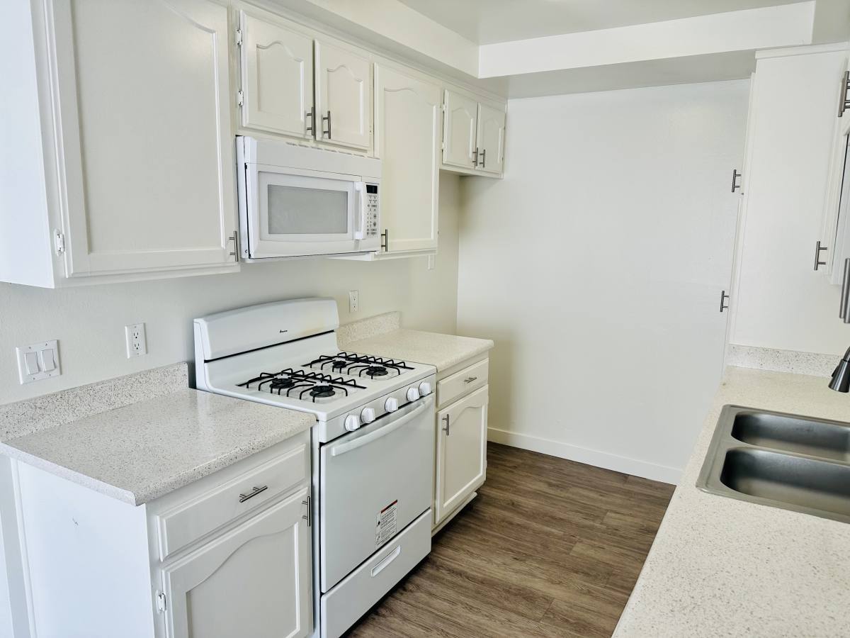 Apartment for rent at 14826 Magnolia Blvd #201, Sherman Oaks, CA 91403