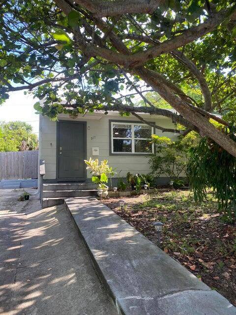 House for rent at 917 31st St, West Palm Beach, FL 33407