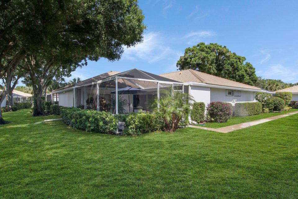 Townhouse for rent at 5701 Red Oak Court, Palm Beach Gardens, FL 33410