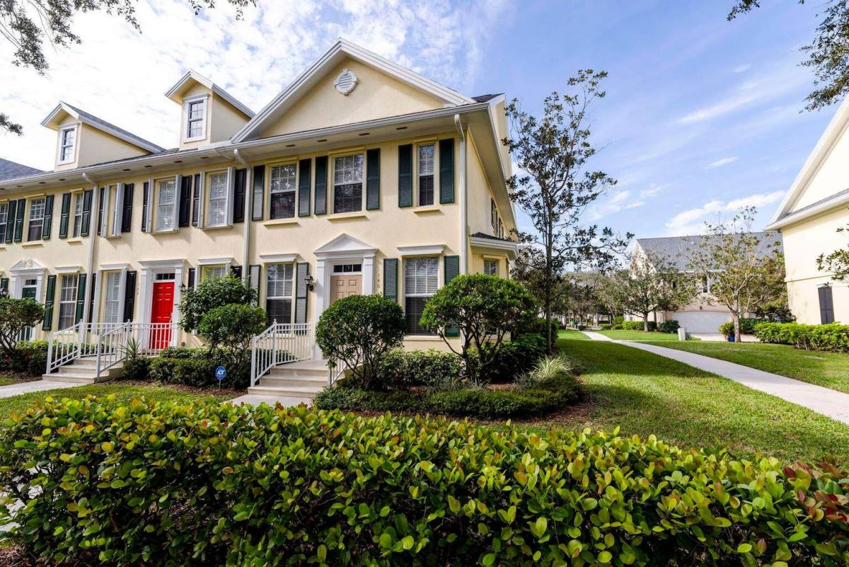 Townhouse for rent at 140 Day Lily Dr, Jupiter, FL 33458