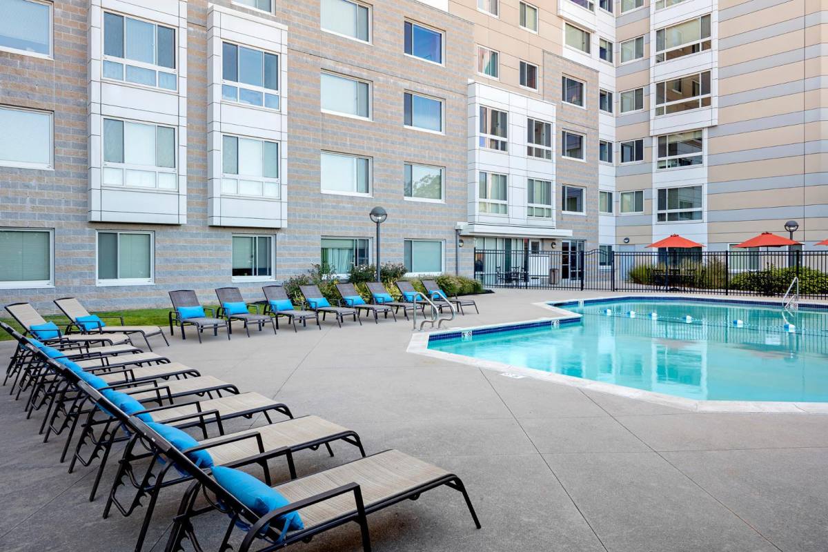 Apartment for rent at Peninsula, 401 Mount Vernon St, Dorchester, MA 02125