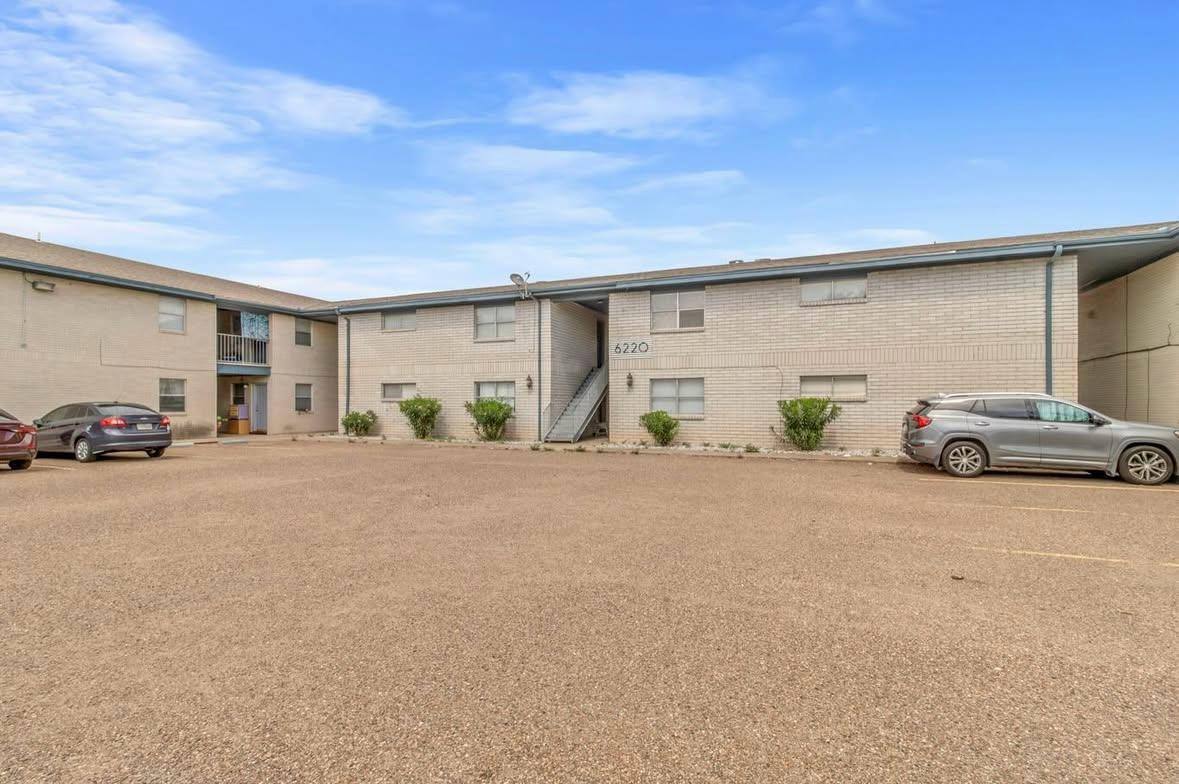 Apartment for rent at Valencia, 6200 N 11th St, McAllen, TX 78504