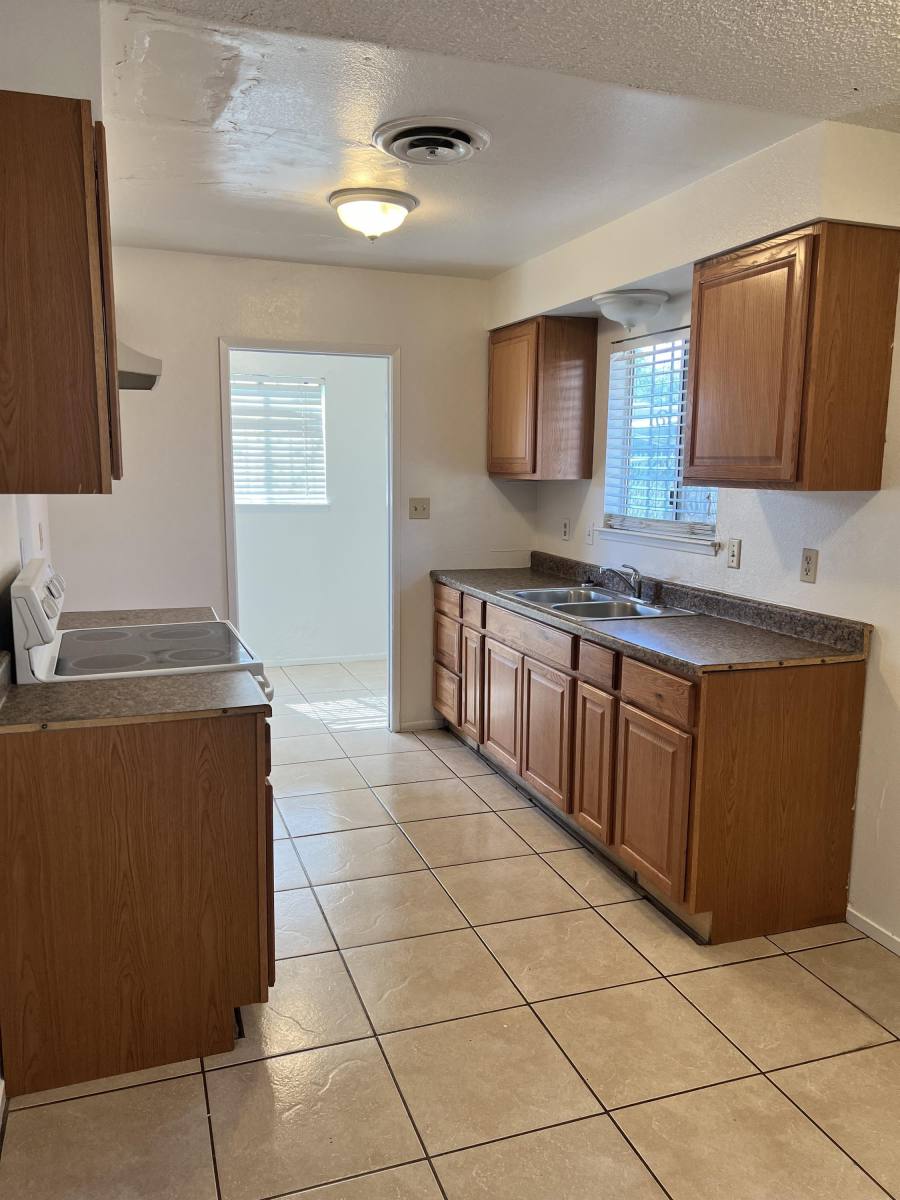 House for rent at 303 Fairfax Rd, Bakersfield, CA 93306