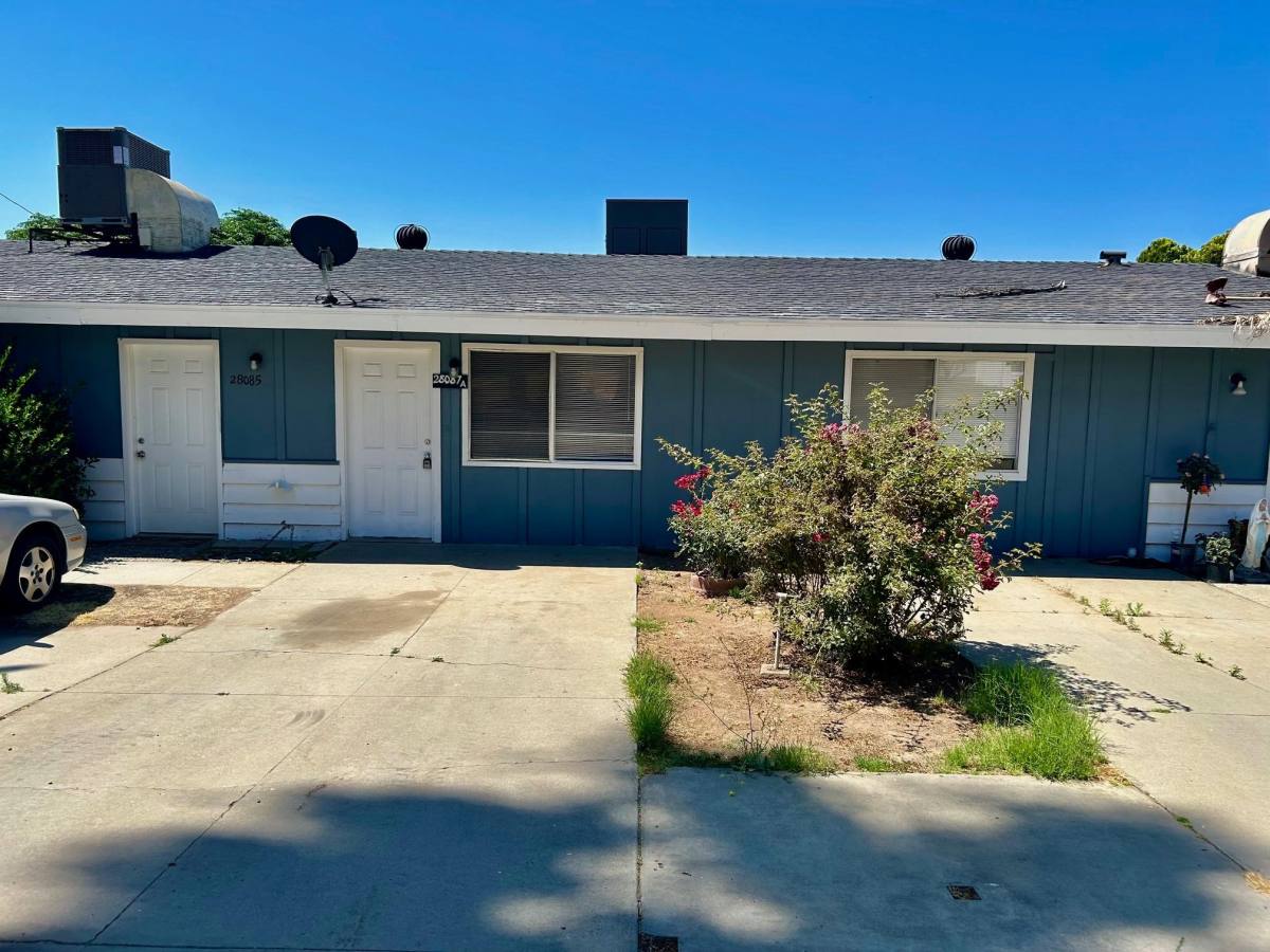 House for rent at 28087 Washington Ave, Winchester, CA 92596
