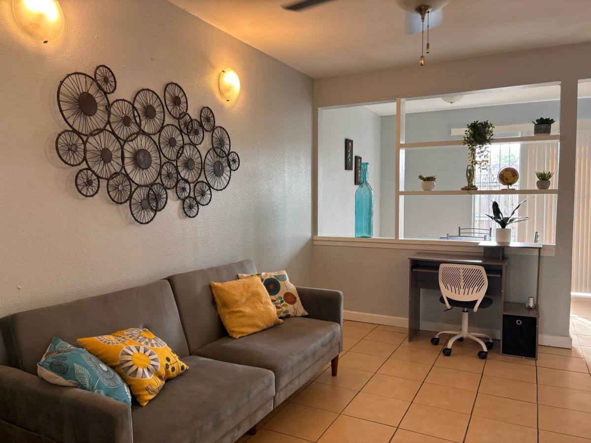 Apartment for rent at Oak Ridge, 2428 Underpass Ave, McAllen, TX 78501