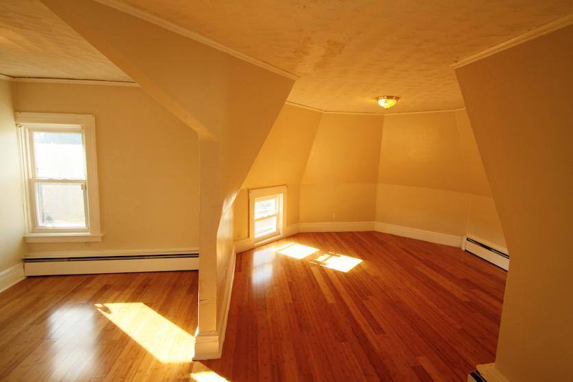 Apartment for rent at 296 Washington Ave #5, Providence, RI 02905