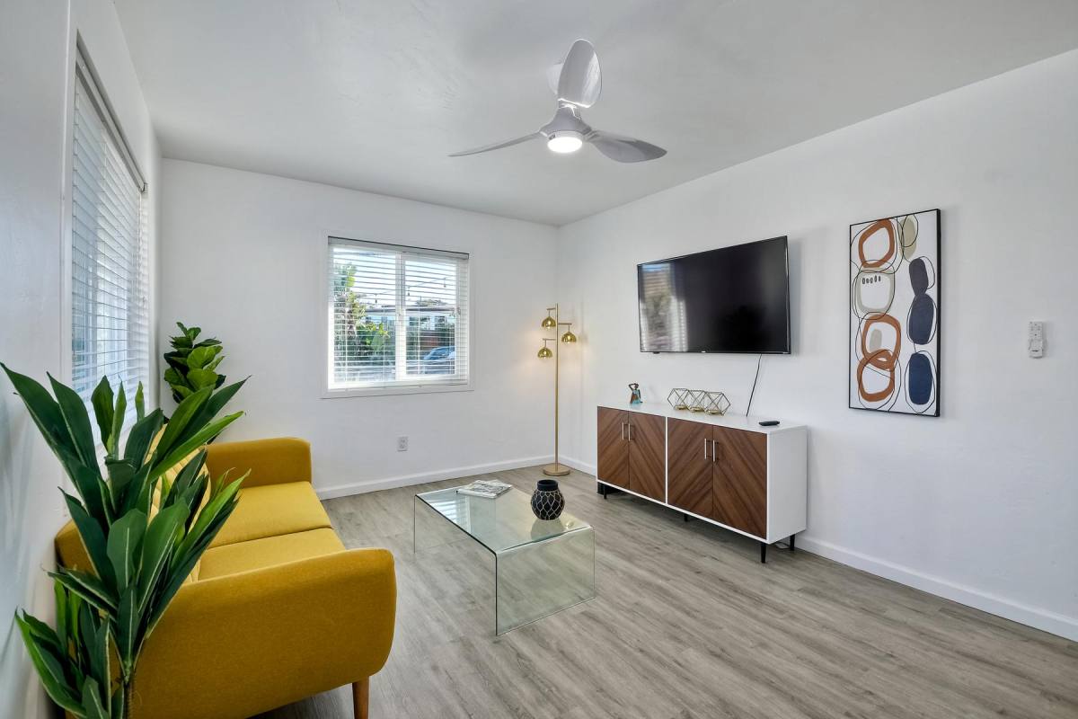 House for rent at 158 W Jason St #1, Encinitas, CA 92024