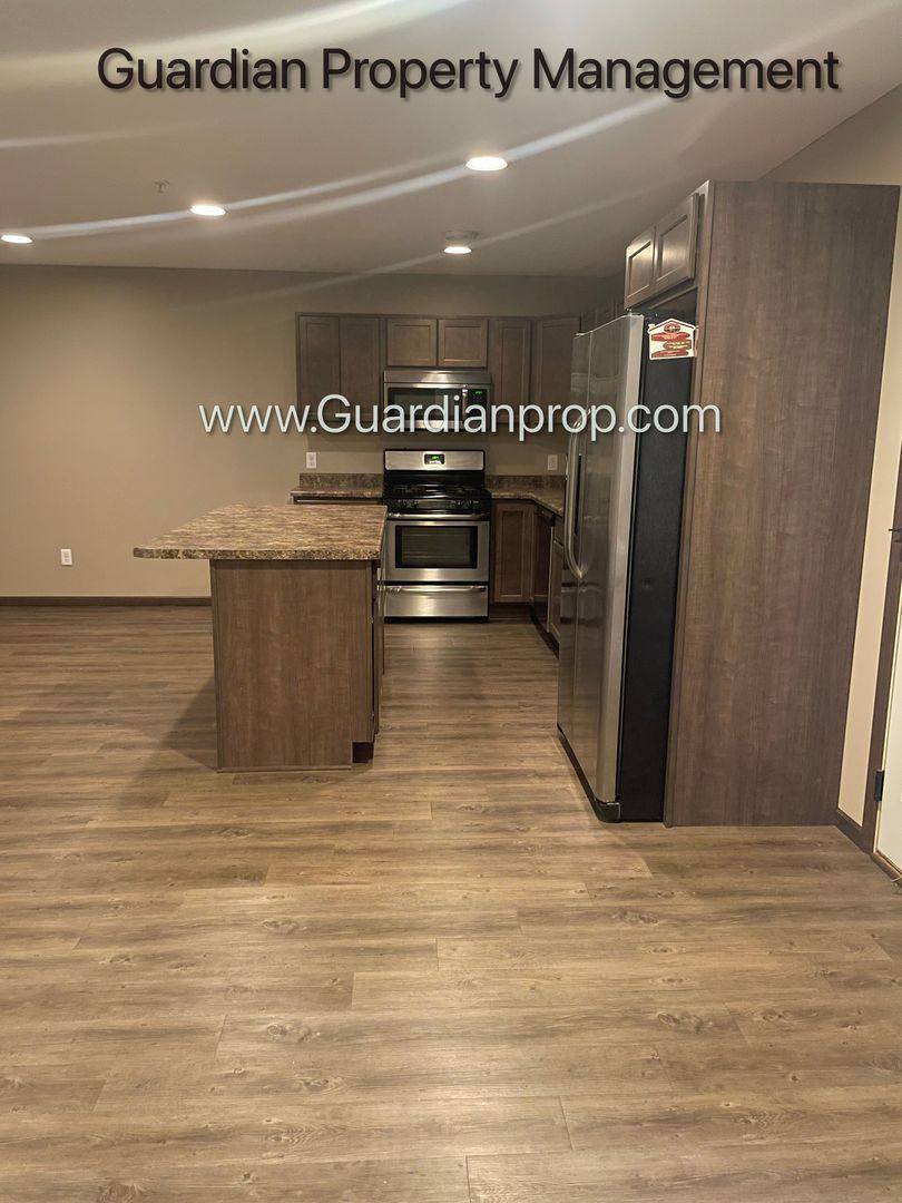 Townhouse for rent at 7918 210th St W, Lakeville, MN 55044