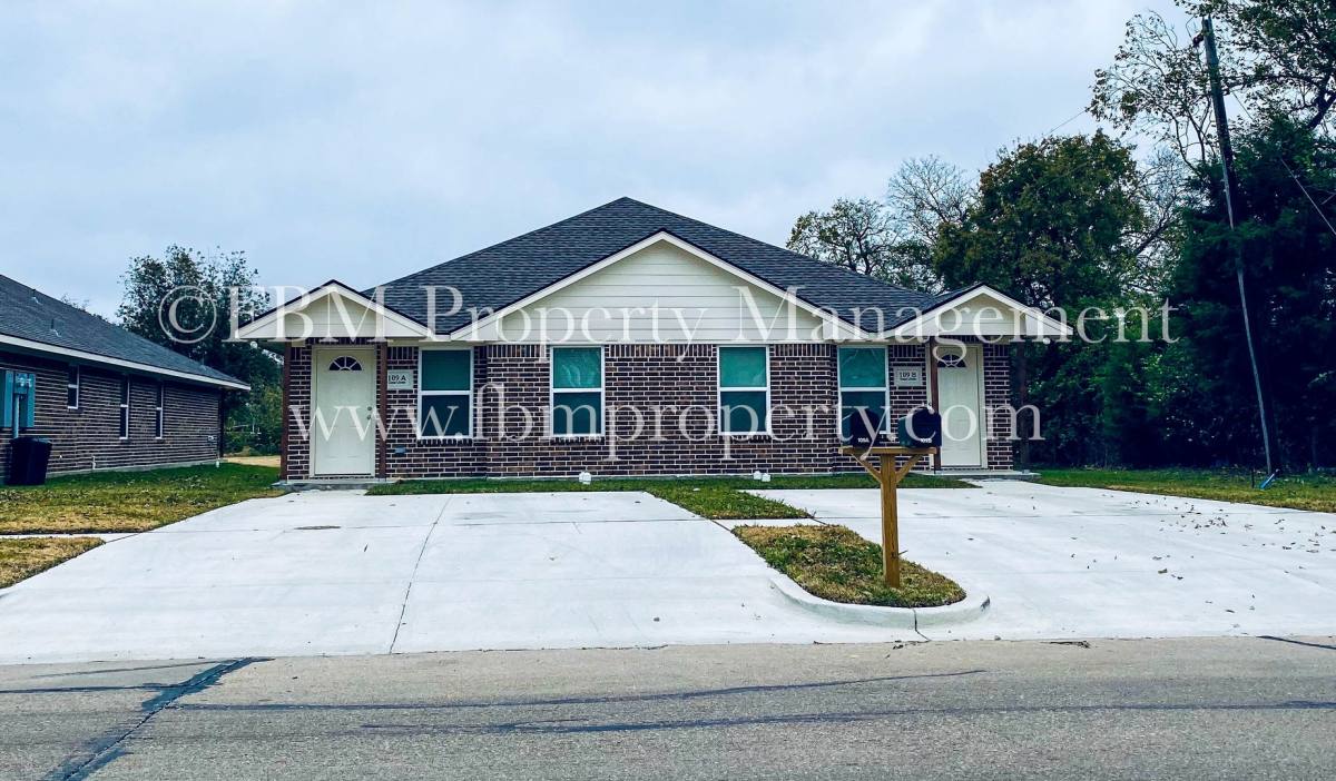 Apartment for rent at 109 Casa Linda Dr, Ennis, TX 75119