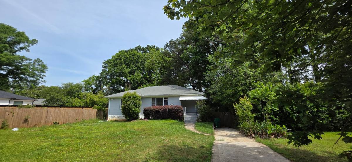 House for rent at 2002 E Camellia Dr, Decatur, GA 30032