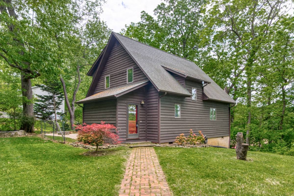 House for rent at 1802 Shelor Lane, Blacksburg, VA 24060