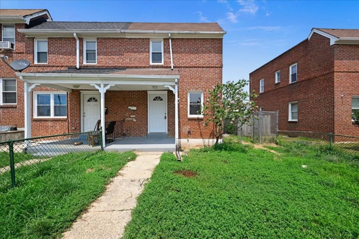 Townhouse for rent at 1510 Chilworth Ave, Middle River, MD 21220