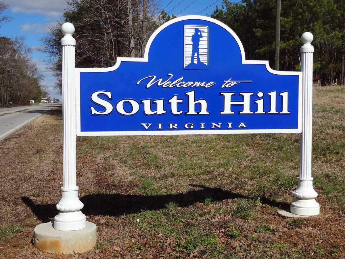 Apartment for rent at 881 Powell Dr, South Hill, VA 23970
