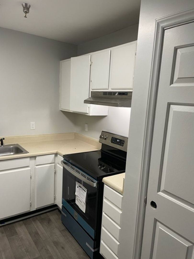 Apartment for rent at 881 Powell Dr, South Hill, VA 23970