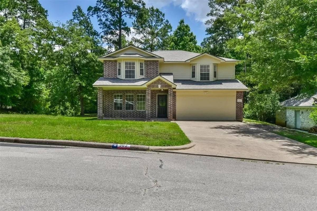 House for rent at 302 Inverness Dr, Huntsville, TX 77340