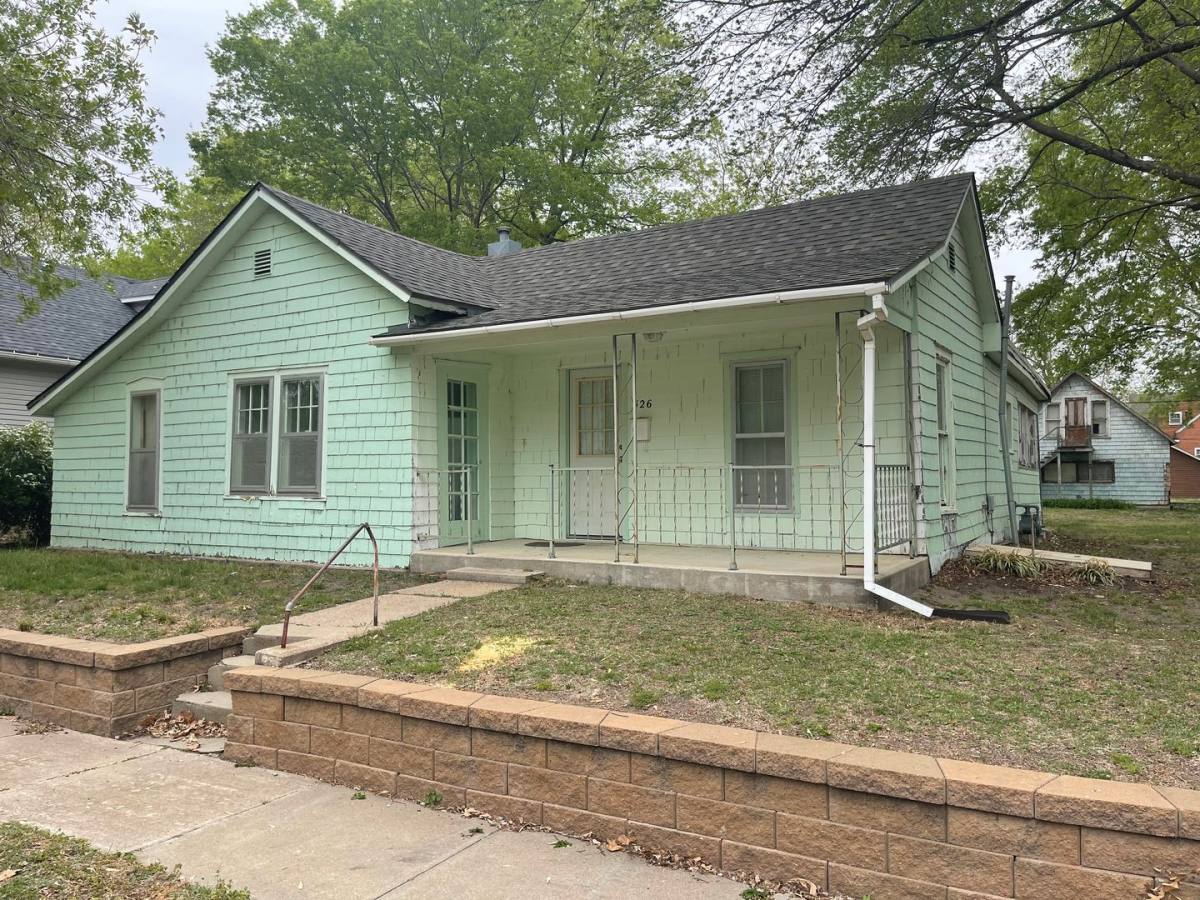 House for rent at 526 W 6th St, Newton, KS 67114