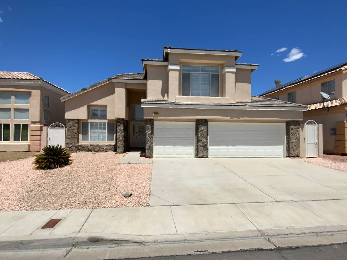 House for rent at 3030 Cooper Creek Dr, Henderson, NV 89074