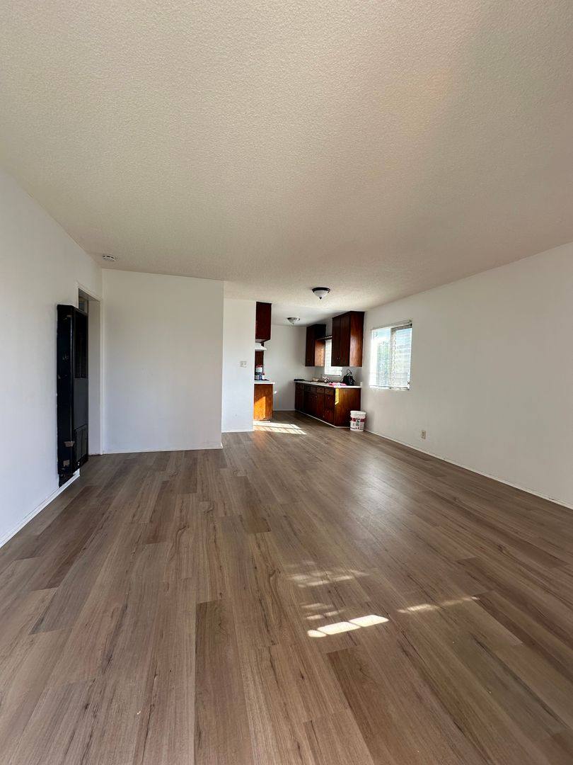 Apartment for rent at 2165 Locust Ave, Long Beach, CA 90806