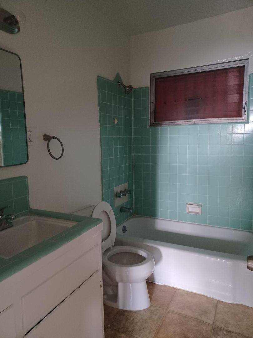 Apartment for rent at 2165 Locust Ave, Long Beach, CA 90806