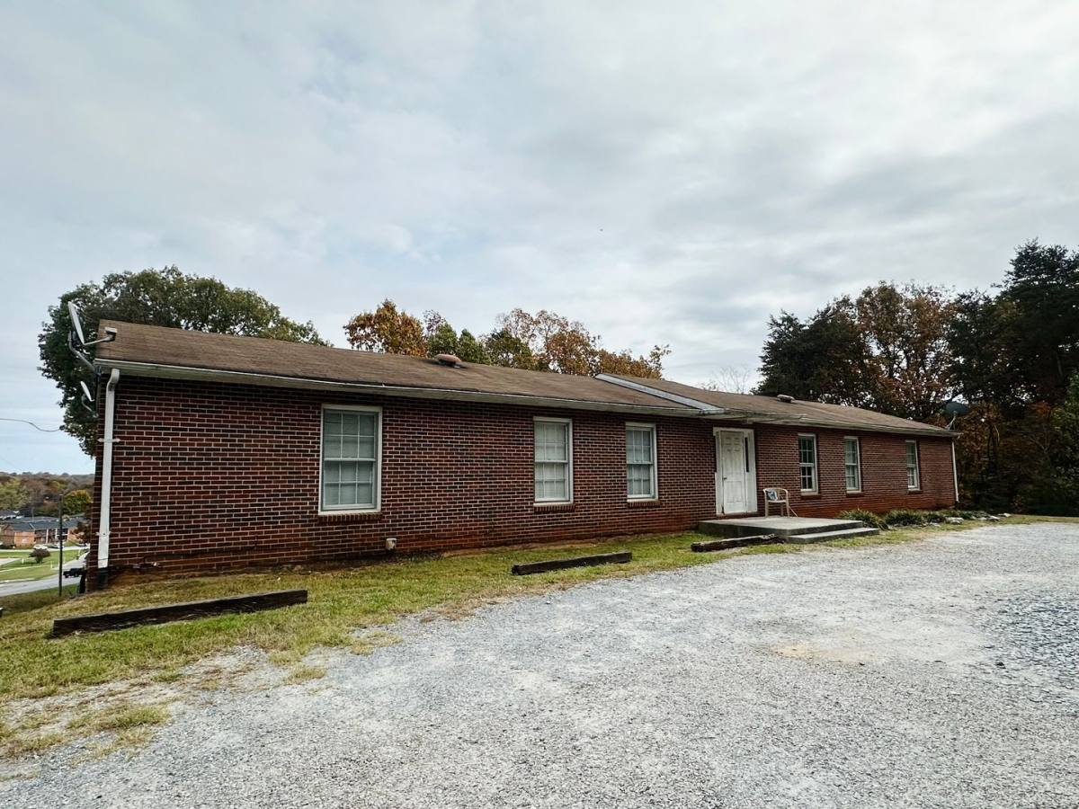 Apartment for rent at 1500 Avondale Dr, Altavista, VA 24517