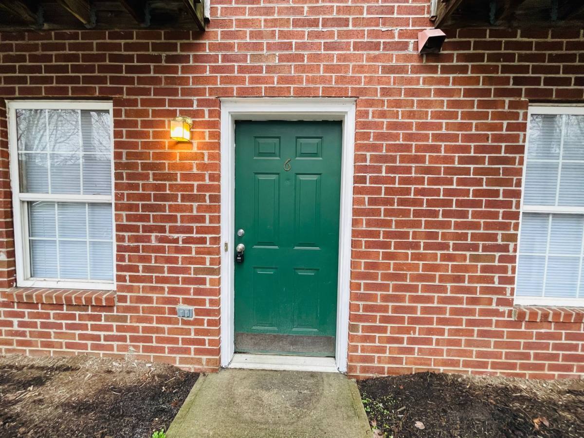 Apartment for rent at 13 Crescent View Dr, London, KY 40741