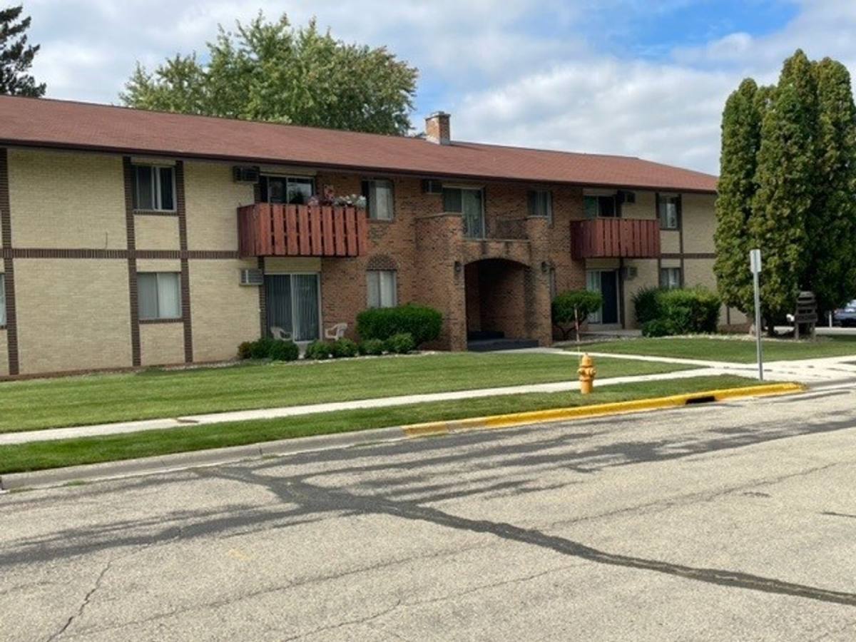 Apartment for rent at 1709 Jefferson St, New Holstein, WI 53061