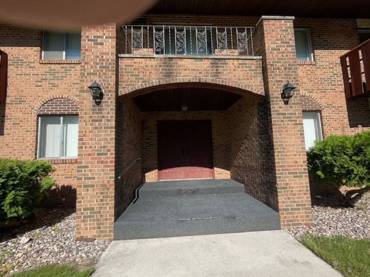 Apartment for rent at 1709 Jefferson St, New Holstein, WI 53061