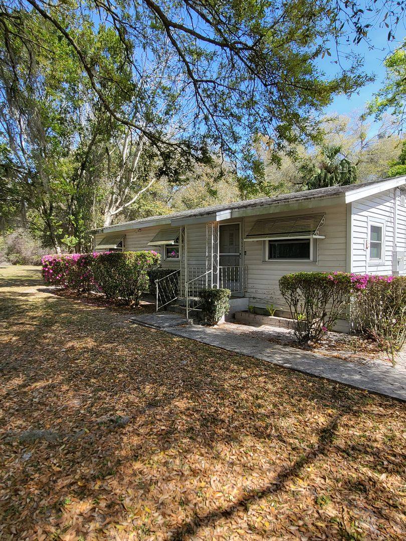 House for rent at 764 W Pennsylvania Ave, Lake Helen, FL 32744