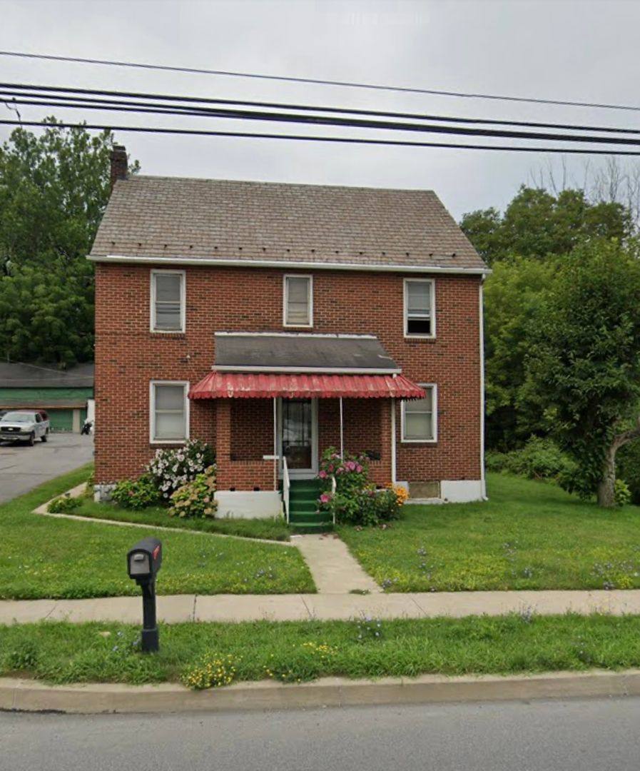 Apartment for rent at 914 Hellertown Rd, Bethlehem, PA 18015