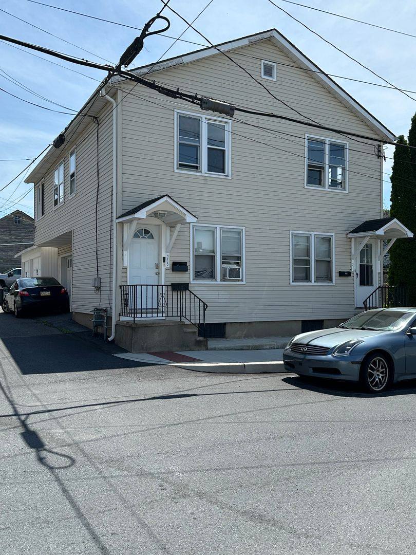 Apartment for rent at 213-215 E Franklin St, Slatington, PA 18080