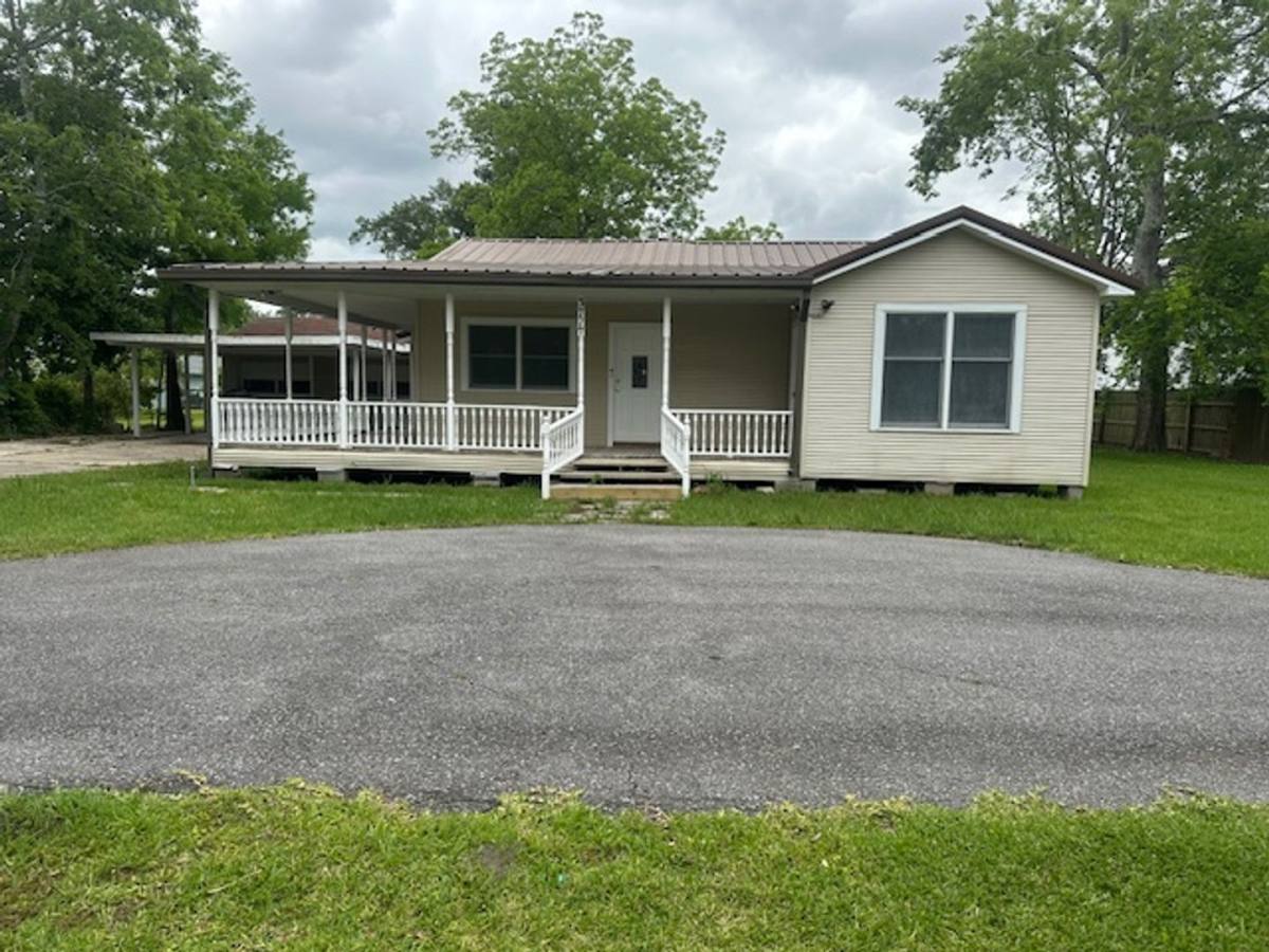 House for rent at 3717 Lake St, Lake Charles, LA 70605