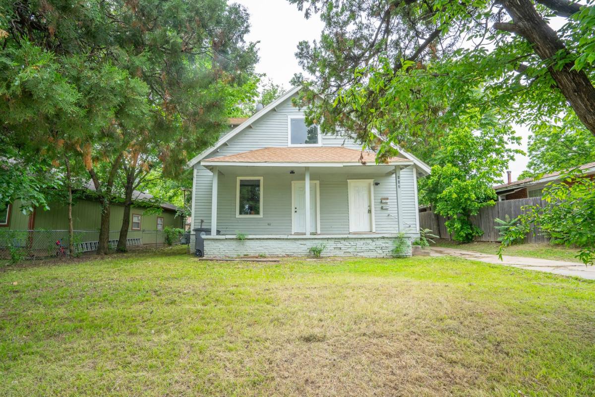 Townhouse for rent at 112 N Delaware Place, Tulsa, OK 74110