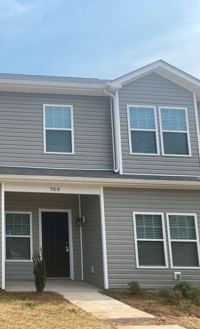 Townhouse for rent at 510 Winston Ave, Statesville, NC 28677
