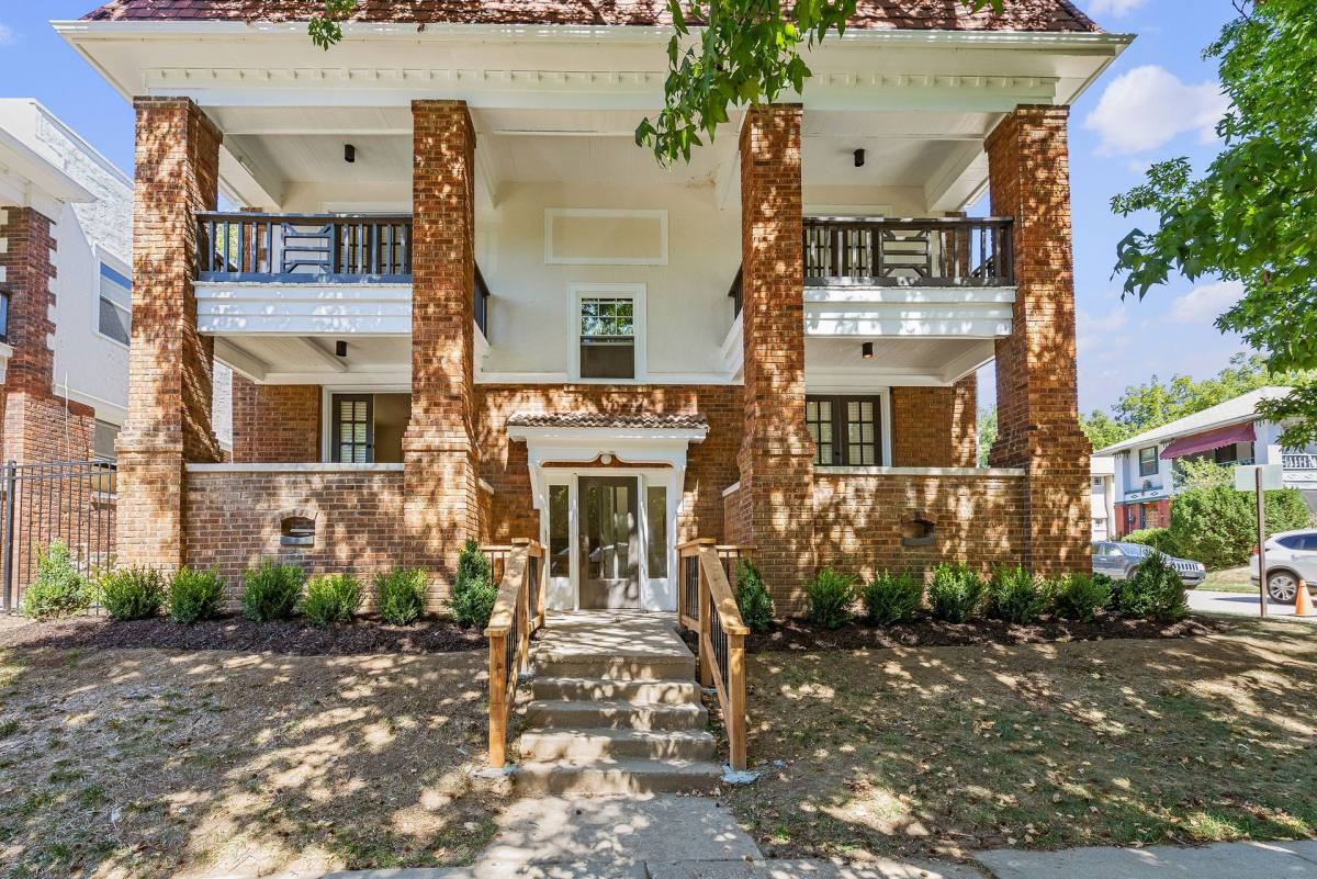 Apartment for rent at 1800-1802 W 41st St, Kansas City, MO 64111
