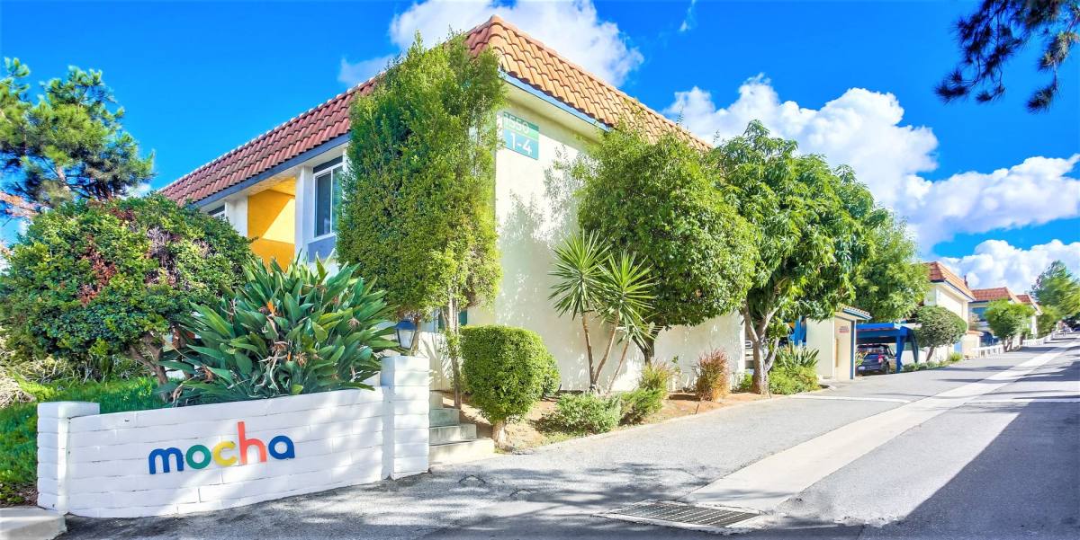 Apartment for rent at 1550-1568 S Juniper St, Escondido, CA 92025
