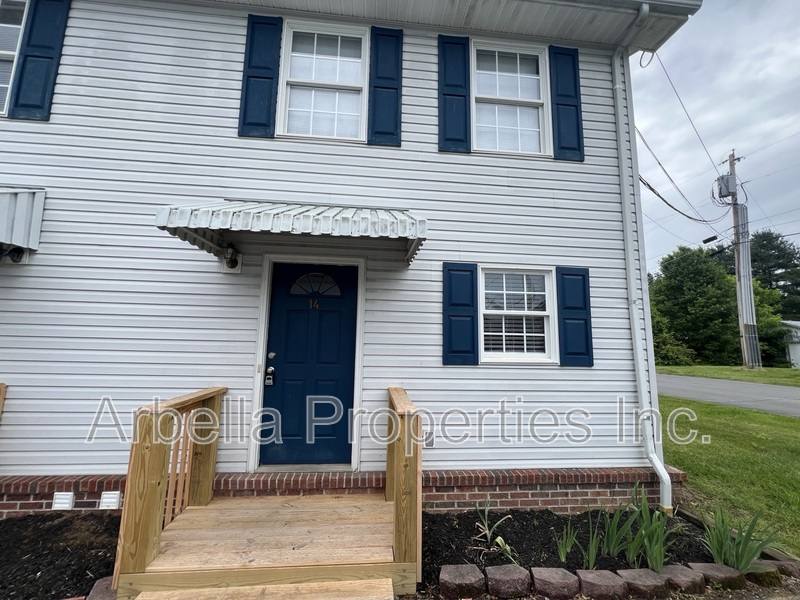 Townhouse for rent at 152 Gray Station Rd #14, Johnson City, TN 37615