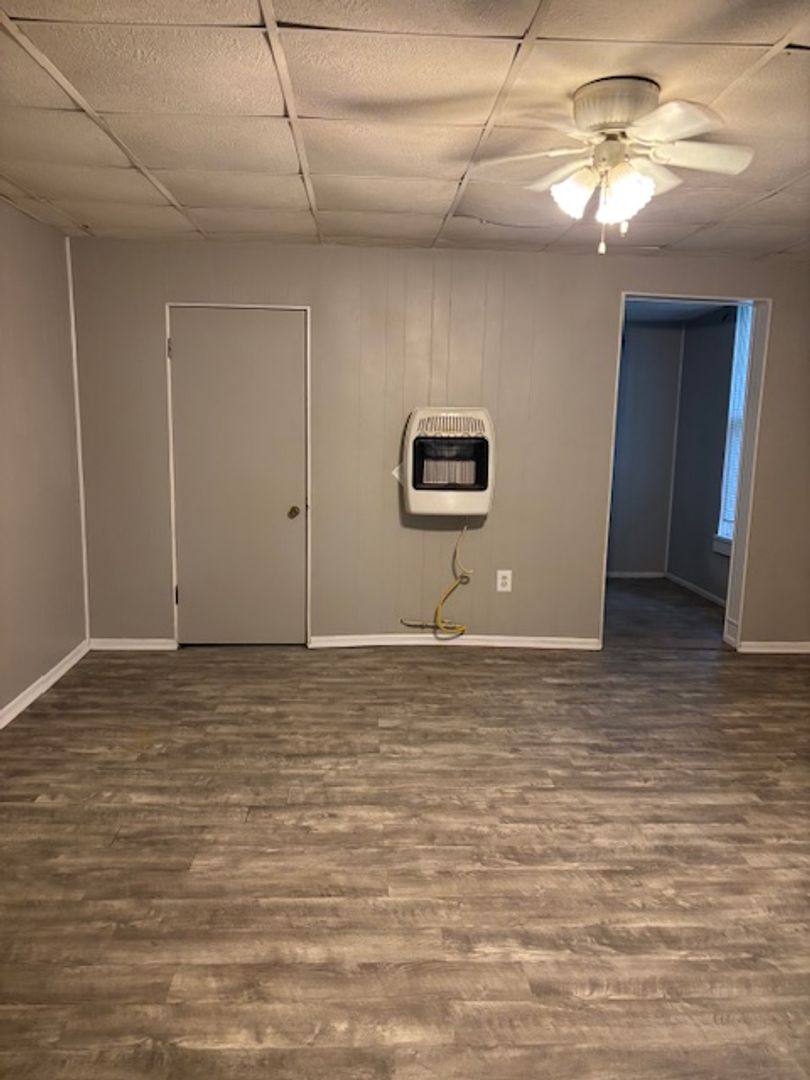 Apartment for rent at 1419 Cumberland Ave, Evansville, IN 47712