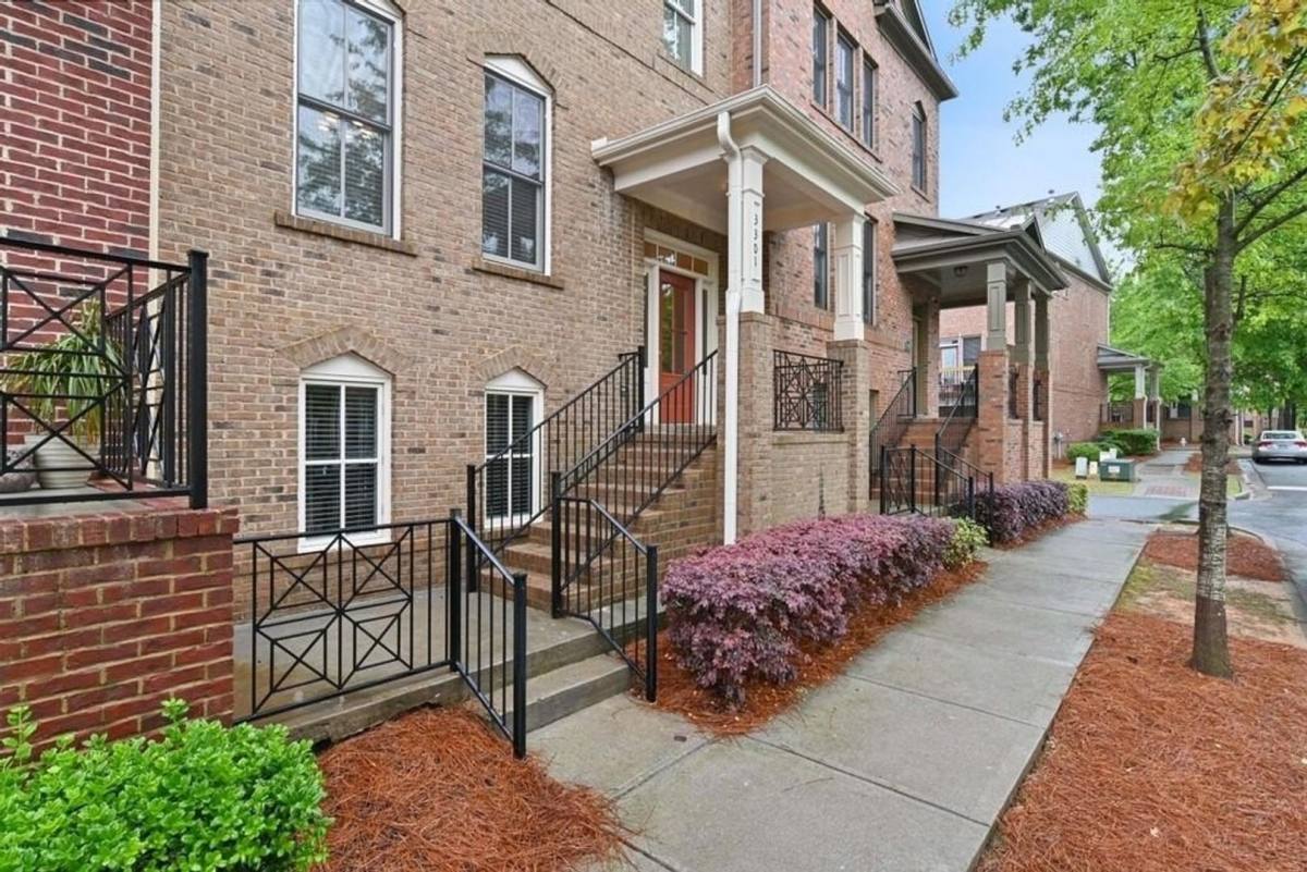 Townhouse for rent at 3301 Twinrose Place, Alpharetta, GA 30004