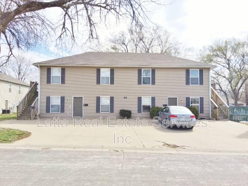 Apartment for rent at 208 D N 1st St, Odessa, MO 64076