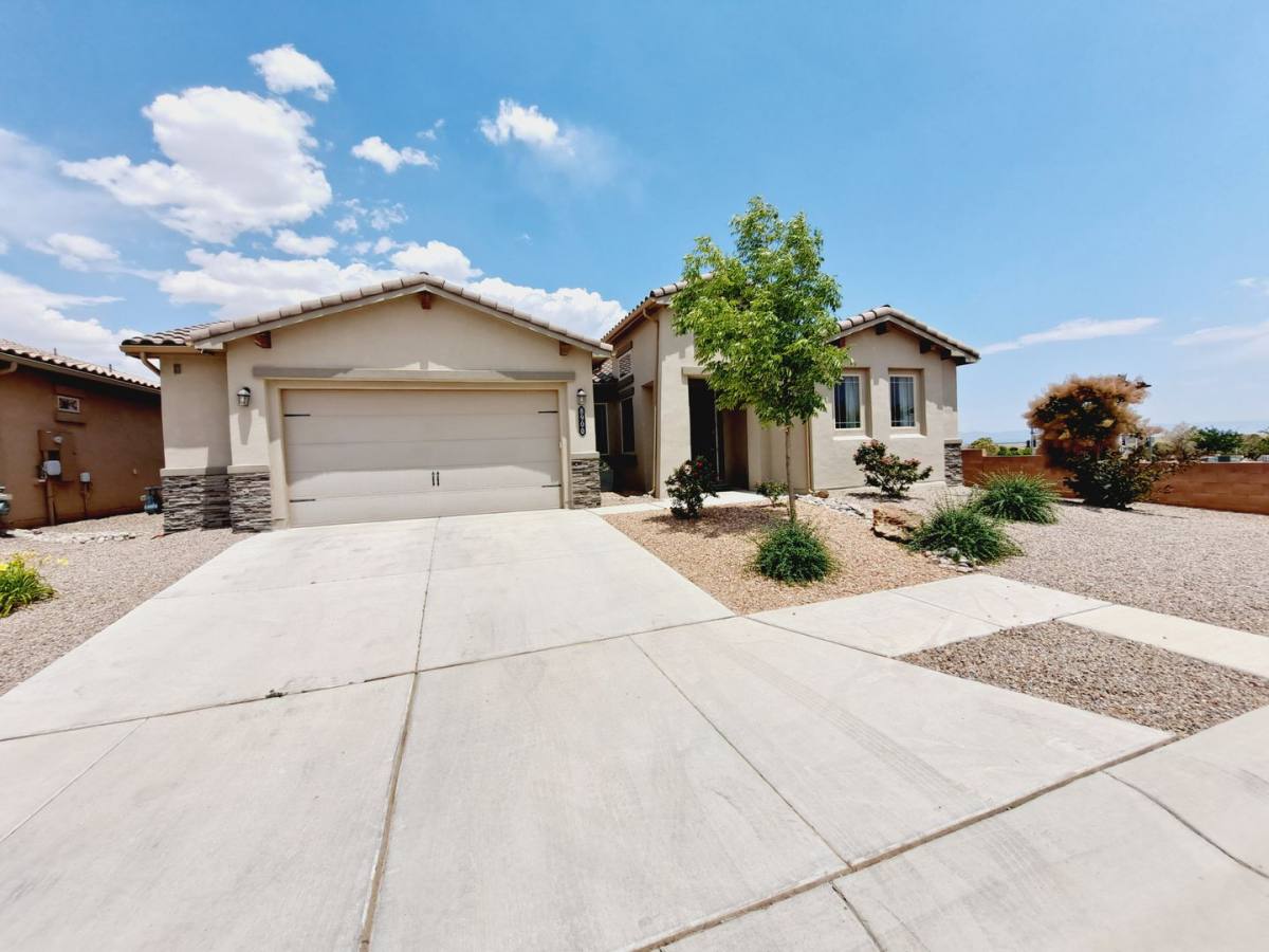House for rent at 8900 Sunhorn Place NW, Albuquerque, NM 87114