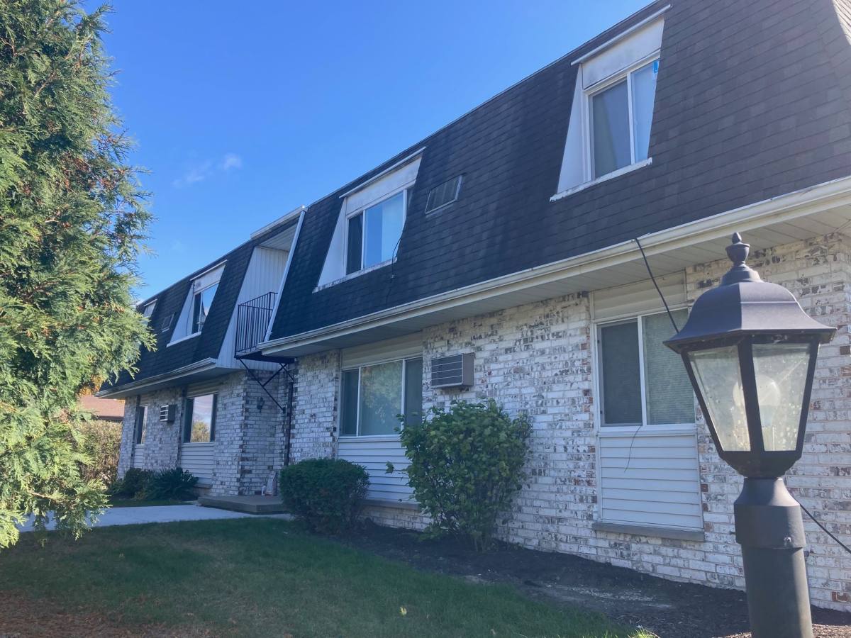 Apartment for rent at 870 W Racine St, Jefferson, WI 53549