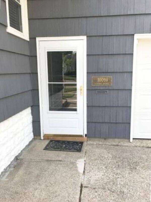 Apartment for rent at 1009 1 2 Colfax Ave, Grand Haven, MI 49417