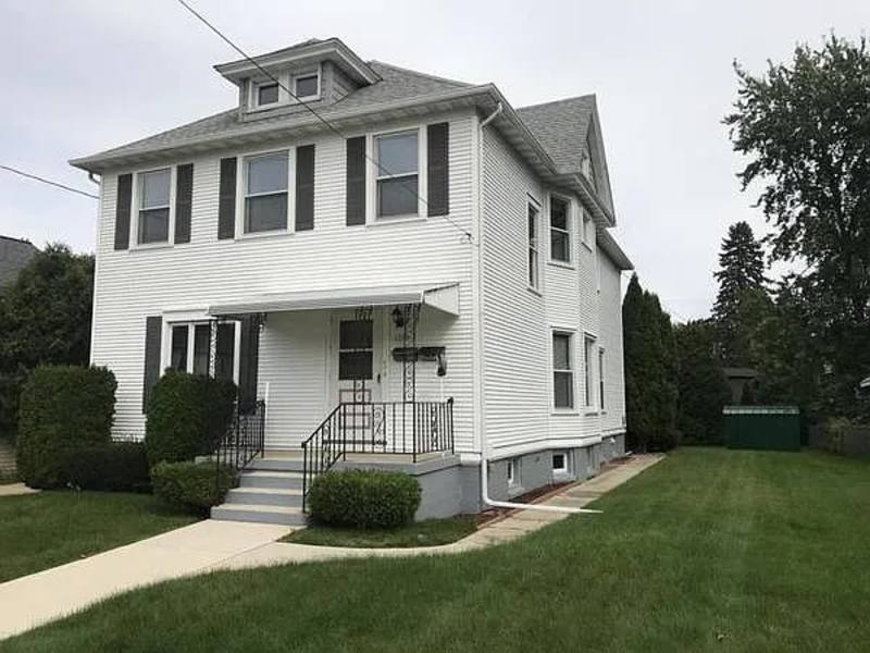 Apartment for rent at 1325 S 9th St #A, Manitowoc, WI 54220