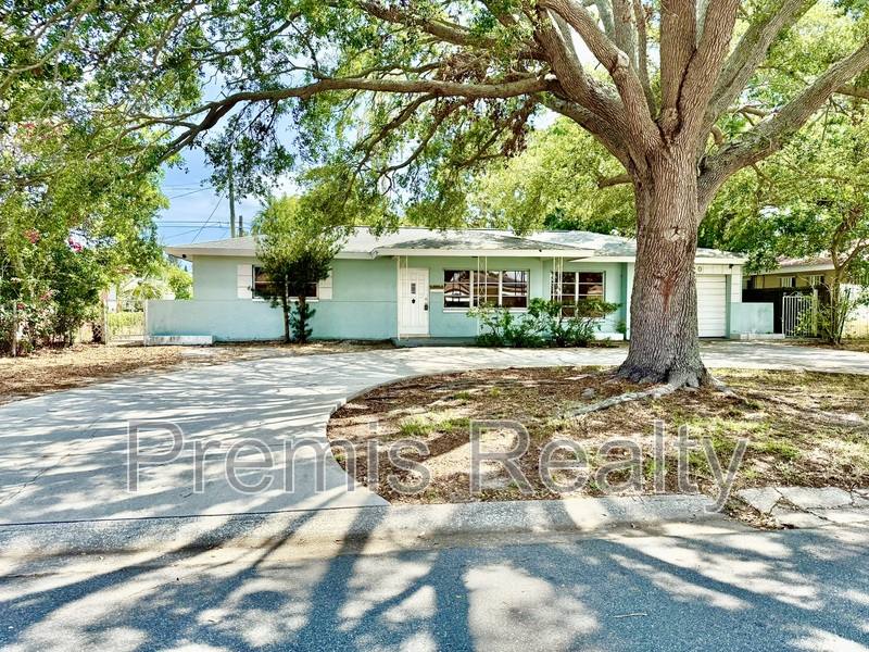 House for rent at 990 62nd Terrace S, Saint Petersburg, FL 33705