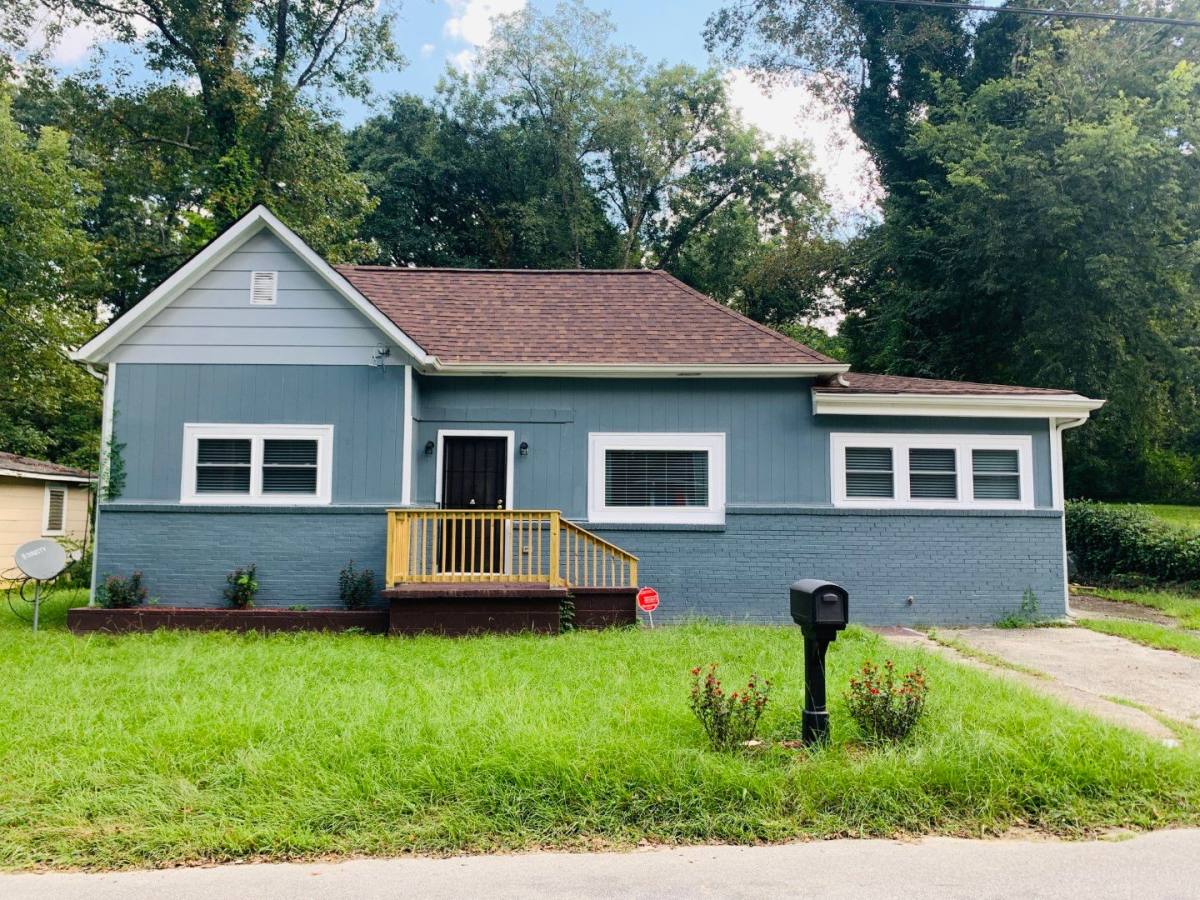 House for rent at 839 Wood St NW, Atlanta, GA 30318
